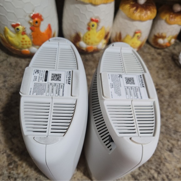 NETGEAR Orbi RBR50 Router & RBS50 Satellite – AC3000 Tri-Band Mesh WiFi System - Picture 4 of 5